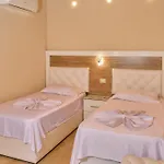 Center Park Hotel *