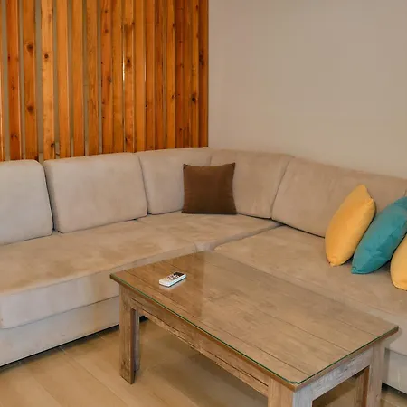 Ξενοδοχείο Center Park Velipojë