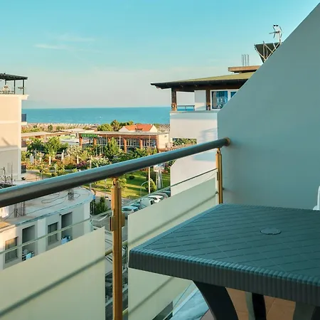 ホテル Center Park Velipojë