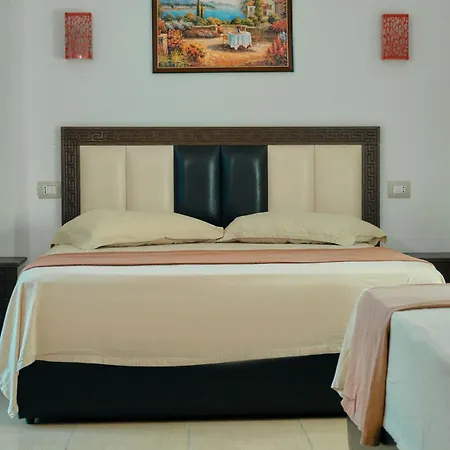 ホテル Center Park Velipojë