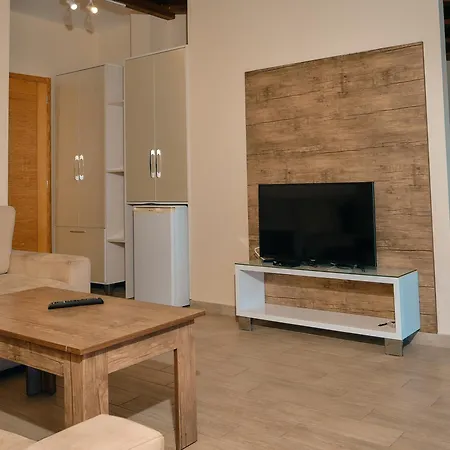 Center Park ホテル Velipojë